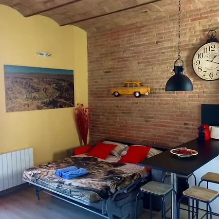 Lovely & Bright Vila Olimpica Beach Apartment *