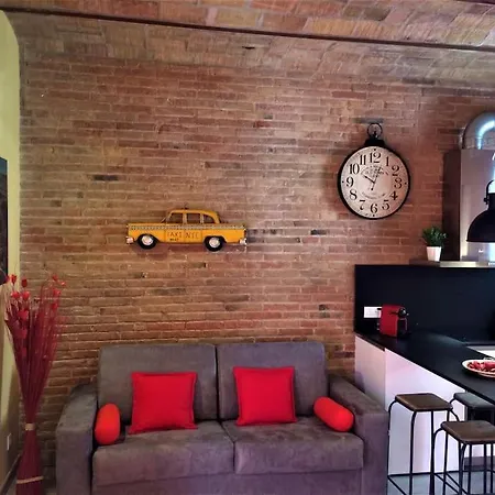 Lovely & Bright Vila Olimpica Beach Apartment *